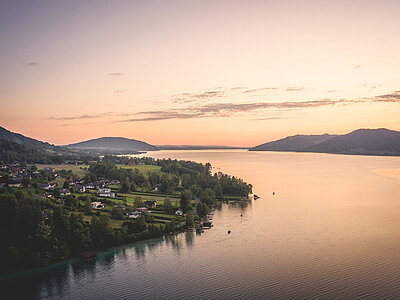 atemberaubender Sonnenuntergang in Attersee-Attergau