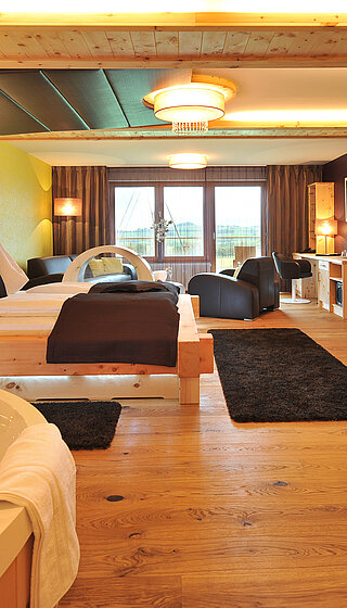 Harmonie Suite with a hot tub at the Adults Only Hideaway Hotel Winzer