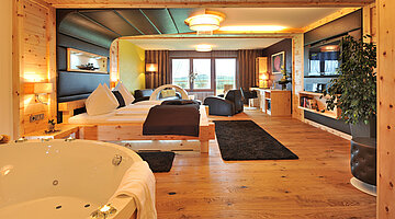 Suite Harmonie mit Whirlpool im Adults Only Hideaway Hotel Winzer