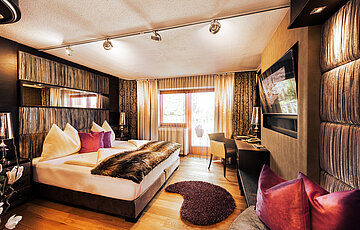 Doppelzimmer Glamourstyle mit Whirlpool im Hotel Winzer