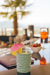 Cocktails auf dem Skybar-Sonnendeck im Wellnesshotel Winzer in Oberösterreich