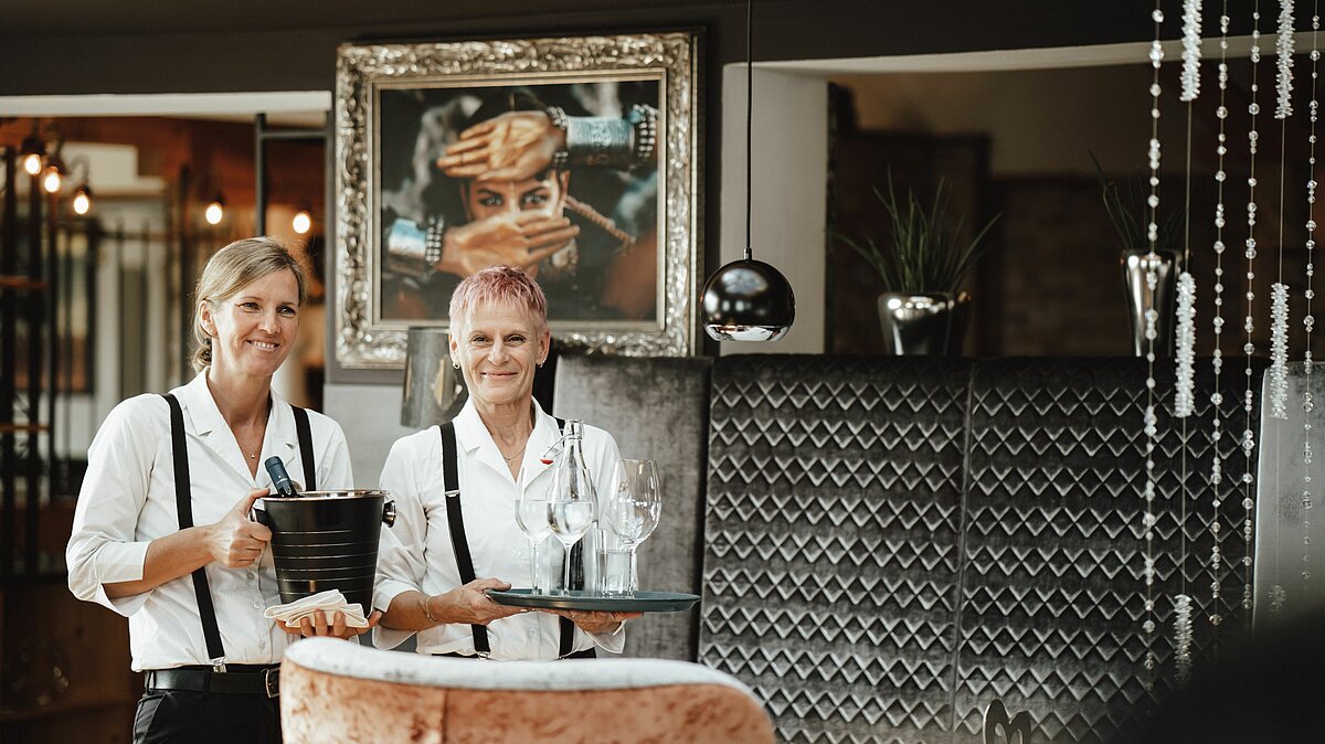 Servicemitarbeiterinnen im Hotel Winzer