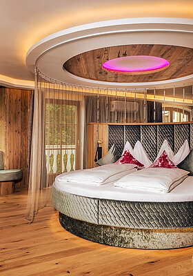 Kuschelsuite mit Whirlpool im Adults Only Hideaway Hotel Winzer